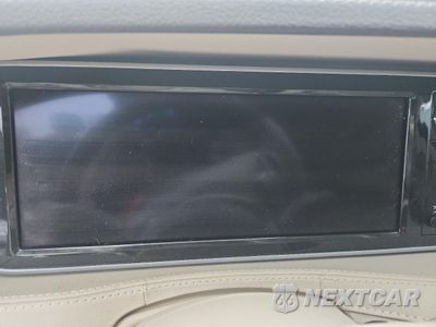 Zdjęcie 9 z 14 samochodu: 2015 MERCEDES-BENZ S 550 VIN:WDDUG8CB0FA189878 - miniatura
