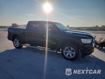 Czwarte zdjęcie samochodu z boku: 2020 RAM 1500 BIG HORN/LONE STAR VIN:1C6RREFM1LN245988 - miniatura