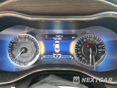 Zdjęcie 9 z 13 samochodu: 2015 CHRYSLER 200 C VIN:1C3CCCCGXFN526411 - miniatura