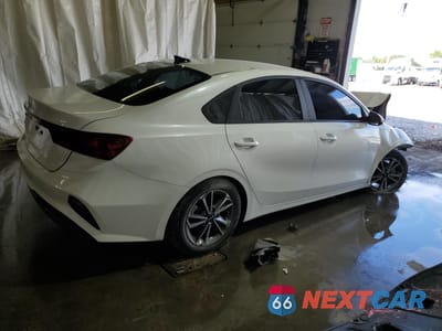 Trzecie zdjęcie samochodu z tyłu: 2023 KIA FORTE LX VIN:3KPF24AD7PE517911 - miniatura