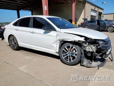 Czwarte zdjęcie samochodu z boku: 2023 VOLKSWAGEN JETTA SPORT VIN:3VWBM7BU0PM055798 - miniatura