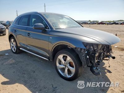 Czwarte zdjęcie samochodu z boku: 2023 AUDI Q5 PREMIUM PLUS 45 VIN:WA1EAAFY0P2108388 - miniatura