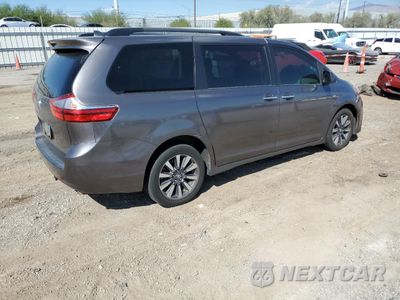 Trzecie zdjęcie samochodu z tyłu: 2018 TOYOTA SIENNA XLE VIN:5TDDZ3DC0JS203949 - miniatura