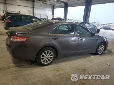 Trzecie zdjęcie samochodu z tyłu: 2010 TOYOTA CAMRY BASE VIN:4T4BF3EK9AR029382 - miniatura