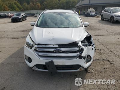 Piąte zdjęcie samochodu w środku: 2018 FORD ESCAPE SE VIN:1FMCU9GD2JUA94810 - miniatura