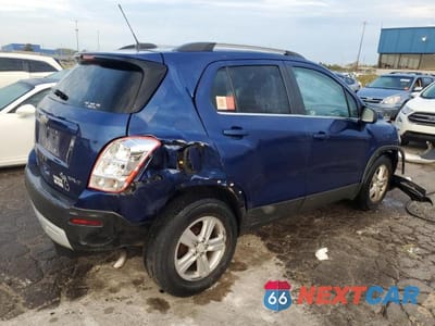 Trzecie zdjęcie samochodu z tyłu: 2016 CHEVROLET TRAX 1LT VIN:3GNCJLSB6GL137412 - miniatura