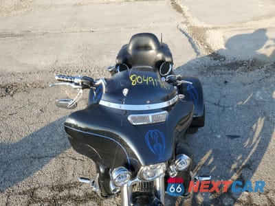 Piąte zdjęcie samochodu w środku: 2020 HARLEY-DAVIDSON FLHTCUTG VIN:1HD1MAF14LB859114 - miniatura
