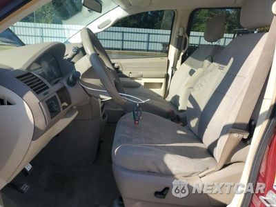 Zdjęcie 7 z 13 samochodu: 2010 CHRYSLER TOWN & COUNTRY LX VIN:2A4RR2D10AR330346 - miniatura