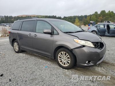 Czwarte zdjęcie samochodu z boku: 2017 TOYOTA SIENNA XLE VIN:5TDYZ3DC2HS895014 - miniatura