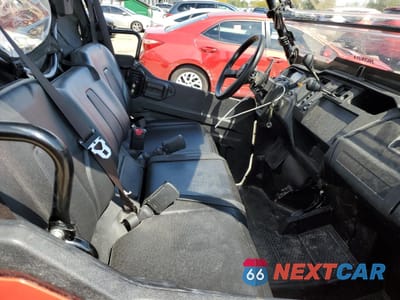 Piąte zdjęcie samochodu w środku: 2019 HONDA SXS1000 M5 VIN:1HFVE042XK4300293 - miniatura