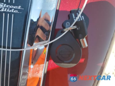 Zdjęcie 8 z 10 samochodu: 2017 HARLEY-DAVIDSON FLHXS STREET GLIDE SPECIAL VIN:1HD1KRC16HB694795 - miniatura