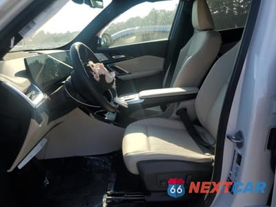 Zdjęcie 7 z 12 samochodu: 2025 BMW X1 XDRIVE28I VIN:WBX73EF0XS5317450 - miniatura
