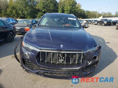 Piąte zdjęcie samochodu w środku: 2021 MASERATI LEVANTE VIN:ZN661XUA6MX370853 - miniatura