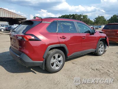 Trzecie zdjęcie samochodu z tyłu: 2024 TOYOTA RAV4 XLE VIN:2T3W1RFV5RW329476 - miniatura