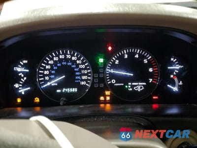 Zdjęcie 9 z 14 samochodu: 2005 LEXUS LX 470 VIN:JTJHT00W153549482 - miniatura