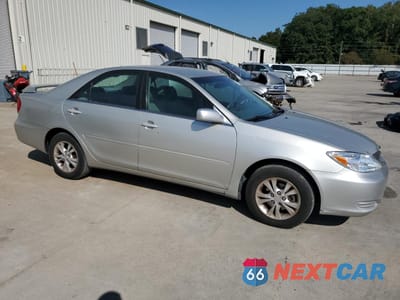 Czwarte zdjęcie samochodu z boku: 2004 TOYOTA CAMRY LE VIN:4T1BF32K84U569518 - miniatura