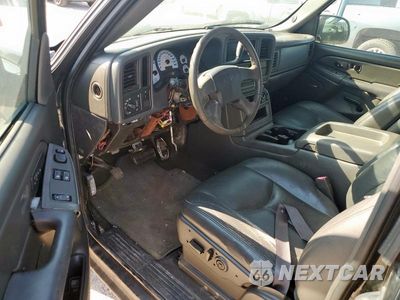 Zdjęcie 8 z 11 samochodu: 2005 CHEVROLET SILVERADO SS VIN:2GCEK19N751362598 - miniatura