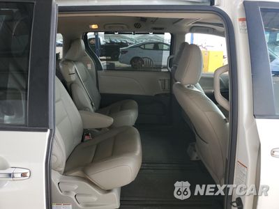 Zdjęcie 10 z 14 samochodu: 2015 TOYOTA SIENNA XLE VIN:5TDYK3DC3FS682820 - miniatura