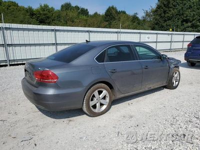 Trzecie zdjęcie samochodu z tyłu: 2013 VOLKSWAGEN PASSAT SE VIN:1VWBP7A30DC109940 - miniatura