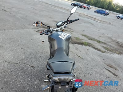 Zdjęcie 6 z 10 samochodu: 2015 YAMAHA FZ09 C VIN:JYARN33Y4FA001596 - miniatura