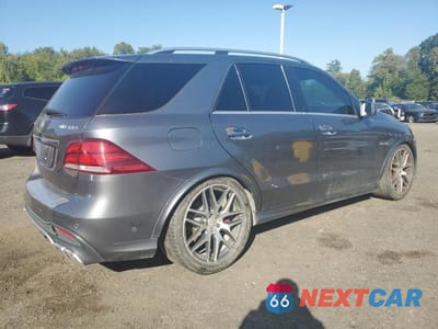 Trzecie zdjęcie samochodu z tyłu: 2019 MERCEDES-BENZ GLE 63 AMG-S 4MATIC VIN:4JGDA7FBXKB198511 - miniatura