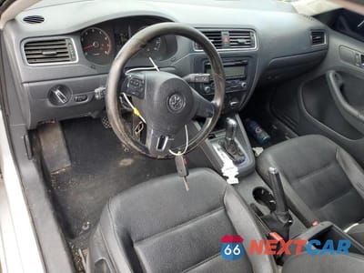 Zdjęcie 8 z 12 samochodu: 2011 VOLKSWAGEN JETTA SE VIN:3VWDZ7AJ2BM349455 - miniatura