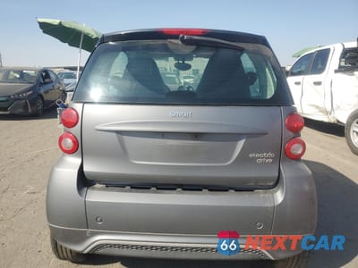 Zdjęcie 6 z 12 samochodu: 2016 SMART FORTWO VIN:WMEEJ9AA7GK845619 - miniatura