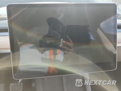 Zdjęcie 9 z 14 samochodu: 2023 TESLA MODEL Y VIN:7SAYGDEE9PF828055 - miniatura