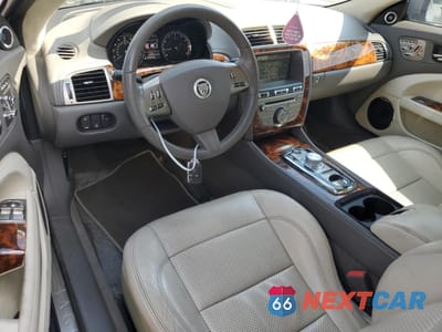 Zdjęcie 8 z 12 samochodu: 2011 JAGUAR XK VIN:SAJWA4FB3BLB41870 - miniatura