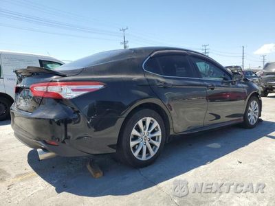 Trzecie zdjęcie samochodu z tyłu: 2018 TOYOTA CAMRY L VIN:JTNB11HK4J3003447 - miniatura