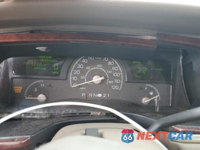 Zdjęcie 9 z 12 samochodu: 2003 LINCOLN TOWN CAR CARTIER VIN:1LNHM83W63Y693079 - miniatura