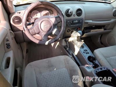 Zdjęcie 8 z 14 samochodu: 2005 JEEP LIBERTY SPORT VIN:1J4GL48K35W603011 - miniatura
