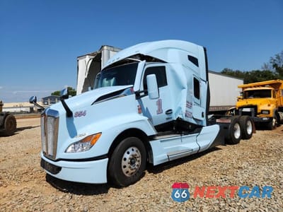 Drugie zdjęcie samochodu z przodu: 2025 KENWORTH T680 SEMI TRUCK VIN:1XKYD49X8SJ124193 - miniatura