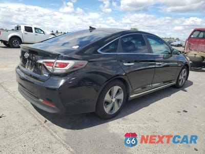 Trzecie zdjęcie samochodu z tyłu: 2016 HYUNDAI SONATA HYBRID VIN:KMHE34L16GA019158 - miniatura