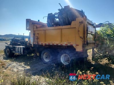 Trzecie zdjęcie samochodu z tyłu: 2021 VOLVO VHD VIN:4V5KC9EH4MN272336 - miniatura