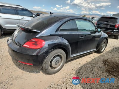 Trzecie zdjęcie samochodu z tyłu: 2016 VOLKSWAGEN BEETLE 1.8T VIN:3VWF17AT6GM638864 - miniatura