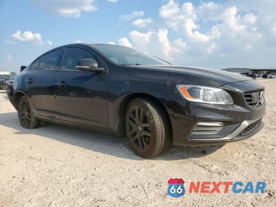 Czwarte zdjęcie samochodu z boku: 2017 VOLVO S60 VIN:YV126MFL2H2424113 - miniatura