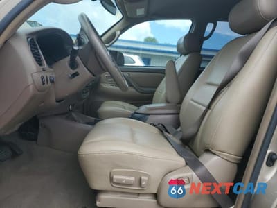Zdjęcie 7 z 13 samochodu: 2004 TOYOTA SEQUOIA SR5 VIN:5TDZT34A94S215012 - miniatura