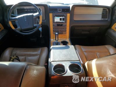 Zdjęcie 8 z 15 samochodu: 2011 LINCOLN NAVIGATOR L VIN:5LMJJ3J51BEJ09465 - miniatura