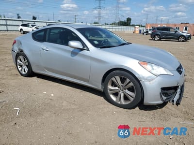 Czwarte zdjęcie samochodu z boku: 2011 HYUNDAI GENESIS COUPE 2.0T VIN:KMHHT6KD4BU043860 - miniatura