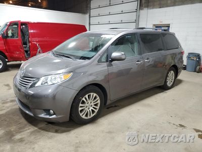 2017 TOYOTA SIENNA XLE 5TDYZ3DCXHS785618 - główne zdjęcie licytacji z USA - miniatura