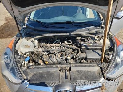 Zdjęcie 11 z 12 samochodu: 2015 HYUNDAI VELOSTER VIN:KMHTC6AD8FU224493 - miniatura