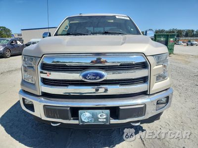 Piąte zdjęcie samochodu w środku: 2017 FORD F150 SUPERCREW VIN:1FTEW1EG2HFA92432 - miniatura
