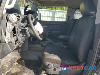 Zdjęcie 7 z 14 samochodu: 2014 TOYOTA FJ CRUISER VIN:JTEZU4BF6EK013735 - miniatura