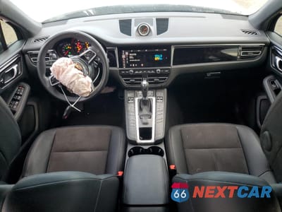 Zdjęcie 8 z 13 samochodu: 2019 PORSCHE MACAN VIN:WP1AA2A52KLB07610 - miniatura