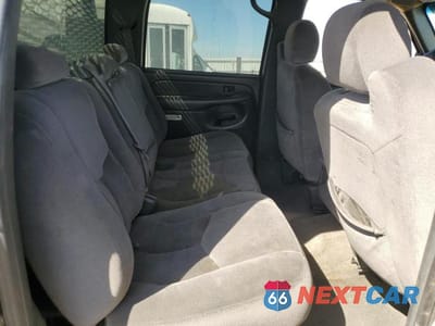 Zdjęcie 10 z 12 samochodu: 2004 GMC SIERRA C2500 HEAVY DUTY VIN:1GTHC23164F128241 - miniatura