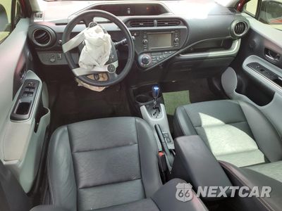 Zdjęcie 8 z 15 samochodu: 2014 TOYOTA PRIUS C VIN:JTDKDTB31E1068704 - miniatura