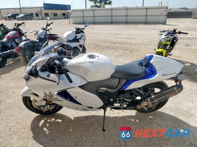 Trzecie zdjęcie samochodu z tyłu: 2023 SUZUKI GSX1300 RR VIN:JS1EJ11B2P7100850 - miniatura