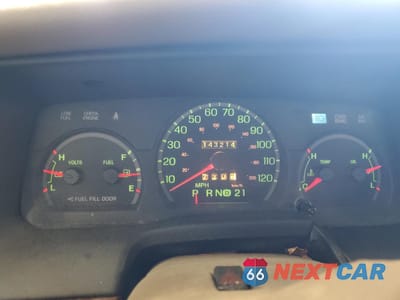 Zdjęcie 9 z 12 samochodu: 2005 FORD CROWN VICTORIA LX VIN:2FAFP74W55X124874 - miniatura