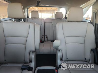 Zdjęcie 10 z 14 samochodu: 2021 HONDA PILOT TOURING VIN:5FNYF6H63MB032705 - miniatura